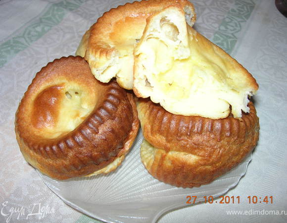 Поставить в духовку минут на 30-40. Булочки получаются очень воздушными и идеально подходят к супам и бульонам. Приятного аппетита!!!