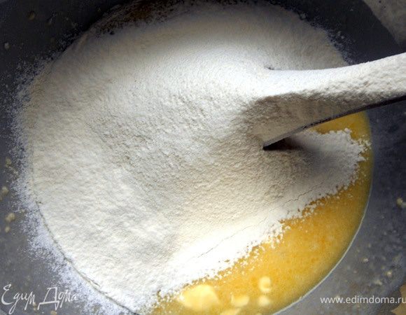 Оставшуюся муку.