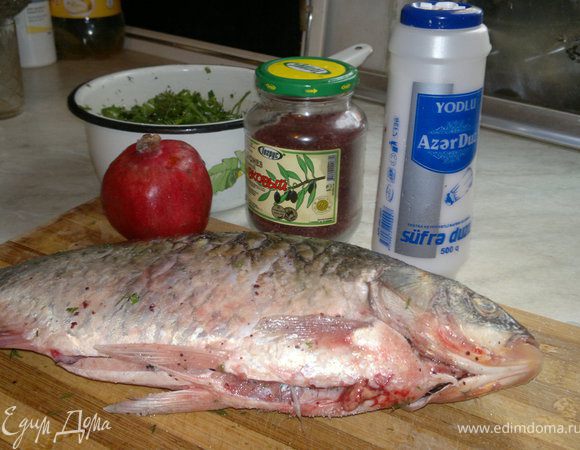 берём рыбу,солим перчим