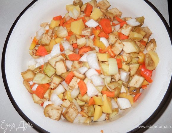 Все это перемешиваем в какой-нибудь посуде. Должно получиться что-то вроде такого: