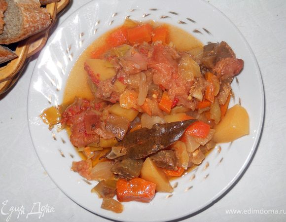 Подавать блюдо можно как в горячем, так и в холодном виде. И то и другое по своему вкусно.
Приятного аппетита.