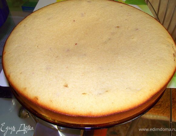 Духовку разогреть до 180 °С выпекать 30-35 минут. Всё манник готов!