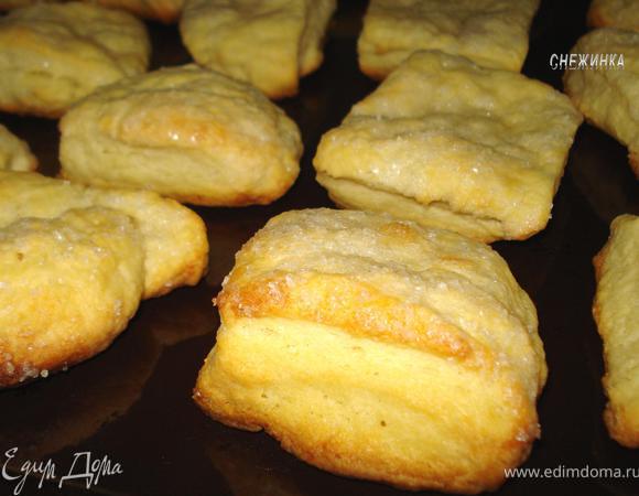 Выпекать при 200°C до легкого золотистого цвета.