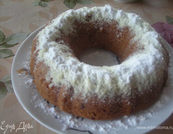 Готовый кекс посыпать сахарной пудрой и подавать к столу.
Прятного апетита!!!