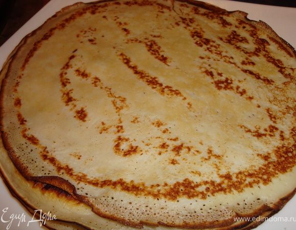 Печем блинчики по вашему любимому рецепту или по моему: смешиваем яйца с солью и сахаром, добавляем муку, молоко, хорошенько перемешиваем и добавляем масло. Снова перемешиваем и выпекаем...