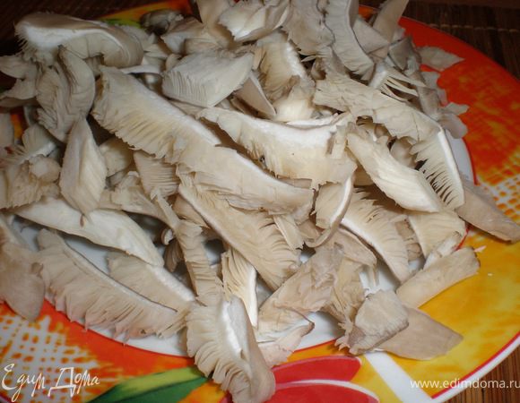 режим и жарим грибочки(полоской)