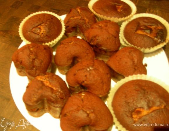 Достаем, остужаем в формочках и выкладываем на блюдо. 
