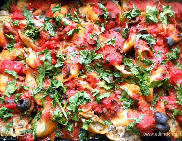 Присыпать петрушкой ***опять же базилик интереснее будет*** и подавать. 