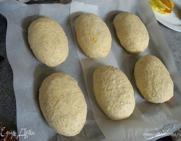 Сформировать хлеб удобного размера и формы. 