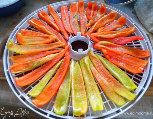 О сушке сладкого перца можно прочитать здесь http://www.edimdoma.ru/groups/229/posts/1438