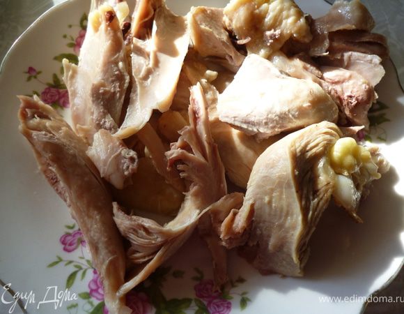 Из мяса сварить бульон,мясо достать и отделить от костей.