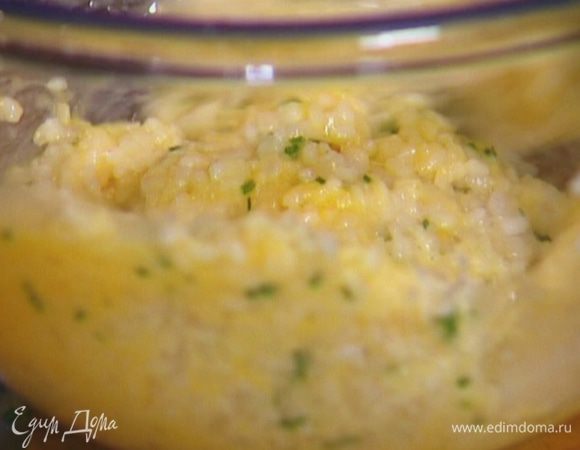 Добавить 100 г творога и вымешать тесто.