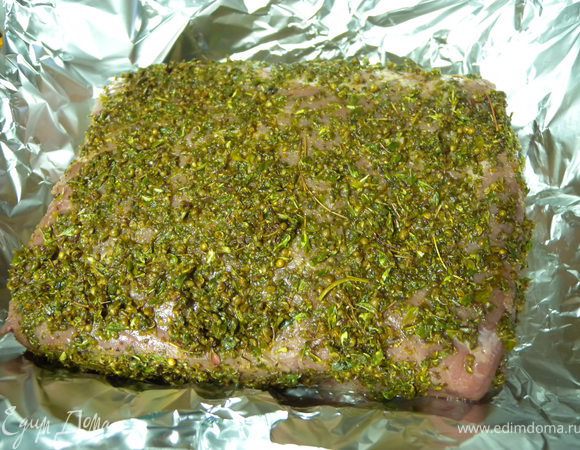 Отправить в духовку готовится. Вообще где-то 2 часа нужно. Можно открытым способом. Тогда время от времени мясо нужно поливать ложкой образующимся соком. 