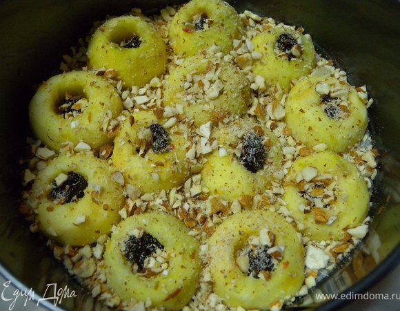 Посыпать на яблоки. 