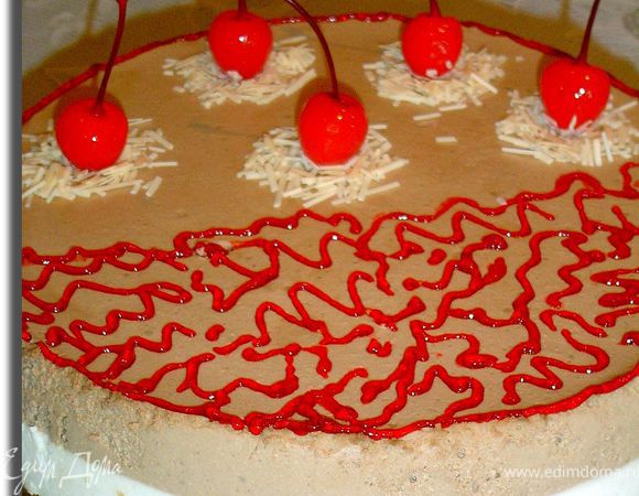 Украшаем торт коктейльными вишнями, стружкой белого шоколада и пищевым гелем.
 Приятного аппетита!