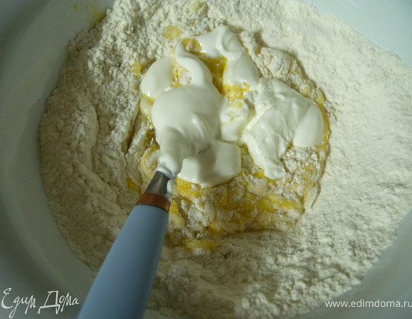 Тесто получается очень мягким но податливым. 