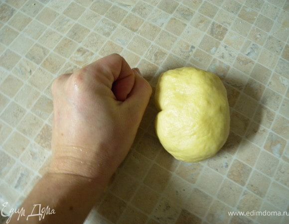 На большой пирог столько теста! :-)