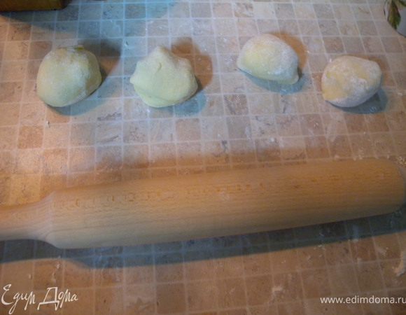 Разделить на 4 части. 