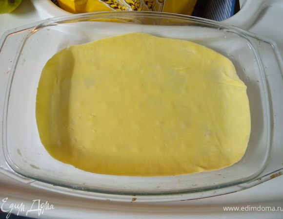 Уложить на форму. 