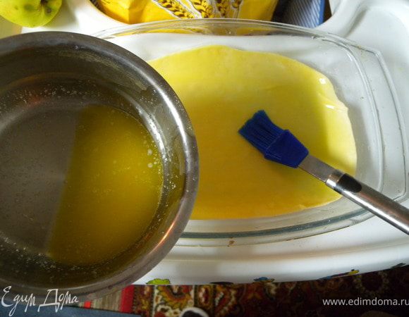 Смазать маслом. 