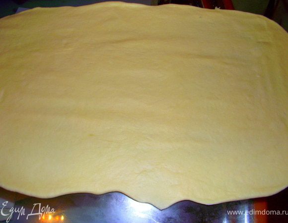 Раскатываем наше тесто.