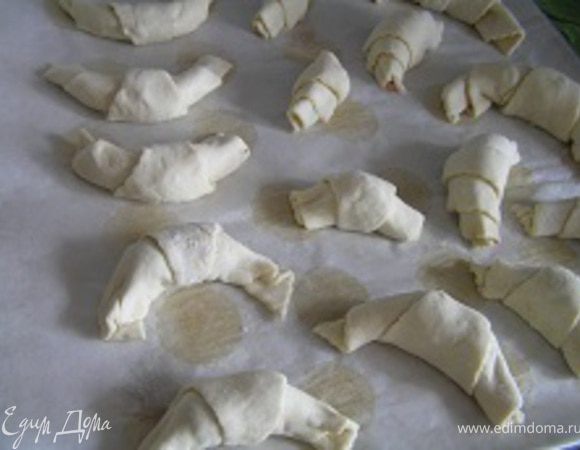 Выпекать в разогретой духовке при 220*С около 15 минут. Приятного аппетита! :)