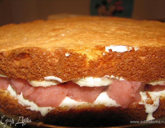 Соеденить два коржа.