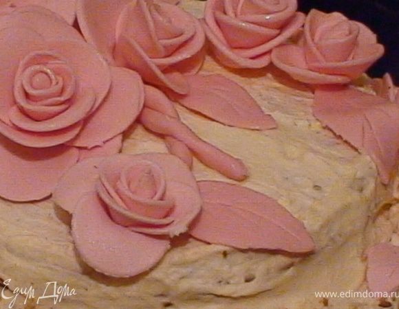 Верх я делала из мастики из маршмеллоу (жевальный зефир) бывает разных цветов и формы. Это я первый раз из него делала, брала белый с розовым, пищевых красителей на добавляла.
-150 гр маршмелоу
-около 200 гр сахарной пудры
-несколько капель воды или лимонного сока 