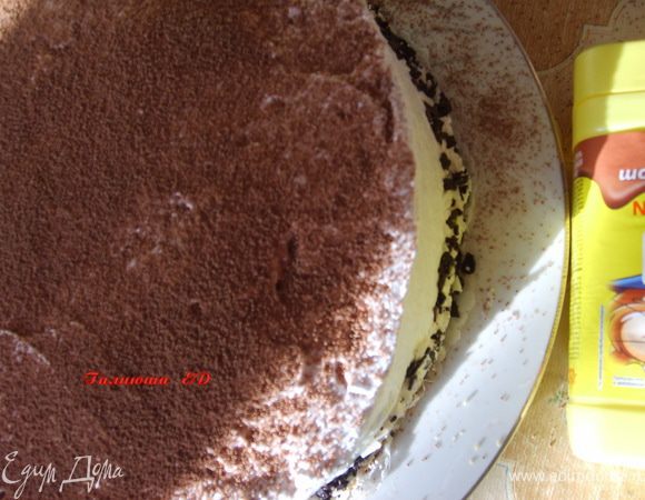 Торт почти готов, еще раз отправим в холодильник на 30 минут, а пока можно ставить чайник!!