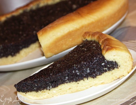 Ну а теперь завариваем чай,достаём молоко из холодильника..отрезаем всем по щедрому кусочку и получаем настоящее удовольствие от домашнего тепла и счастливых лиц любимых:)Приятного аппетита!:)