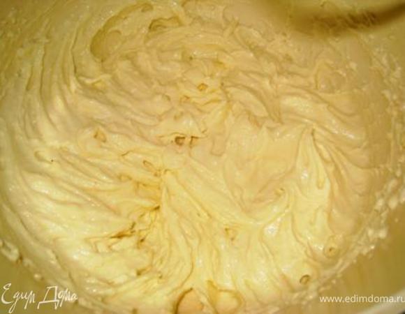 Вот так прилично мы себя ведет в креме. Здесь взбито с 3 ст.л. сах. пудры.