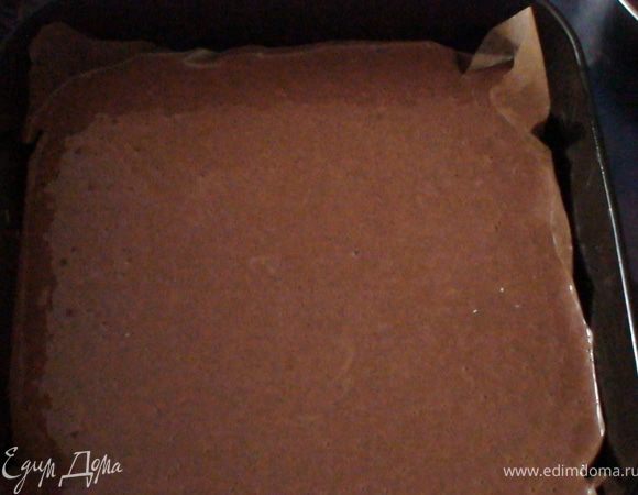 Вылить тесто в форму.
Выпекать в предварительно разогретой духовке при 160-180 градусах (около 1 часа). 