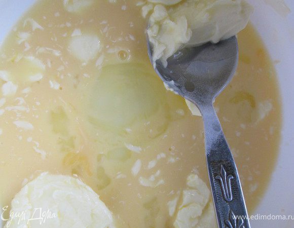 Влейте воду.