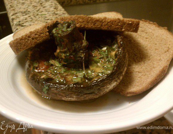 Подавать как сэндвич! (хотя, мне в прикуску с хлебом все-таки роднее, хоть в штатах и любят фаст фуд)