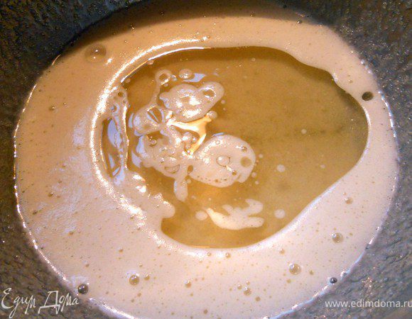 Добавить растительное масло. 