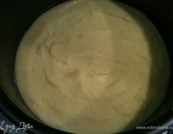 На фарш выложить остаток пюре. Разровнять.