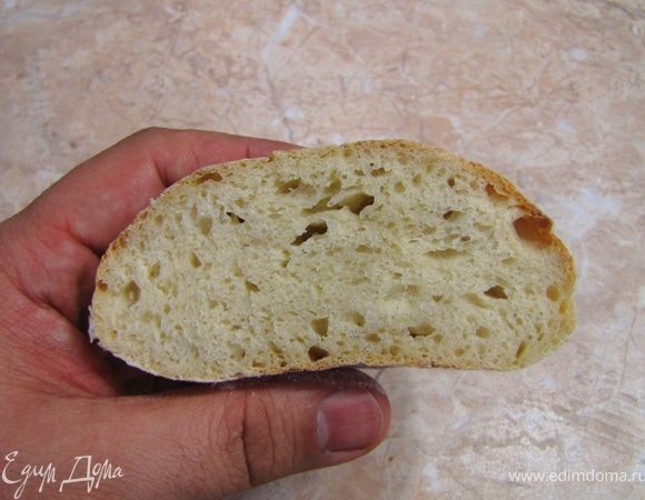 После сдавливания форма чиабаты полностью восстанавливается. Говорят, чиабатту надо есть с оливковым маслом первого отжима.