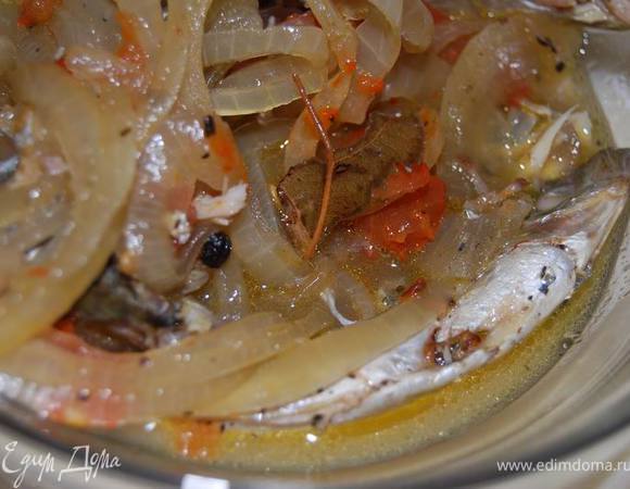 Готовим в духовке при 180-190 градусах минут 30-40, до мягкости лука. Весь секрет вкусности шкары кроется в большом количестве лука, потому не жалейте его, он придаст блюду великолепный аромат и сделает шкару сочной. 