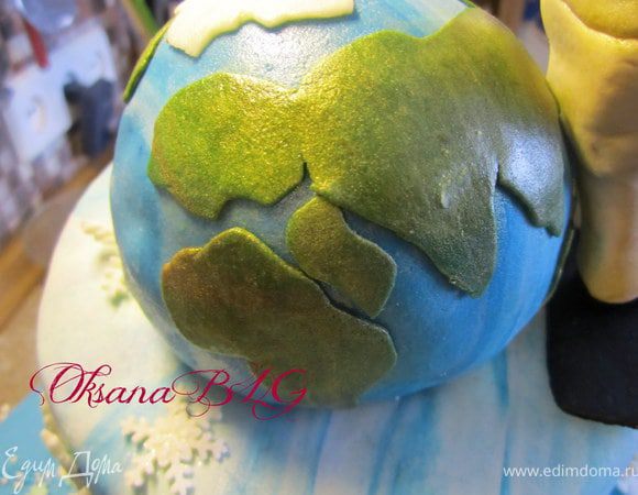 Верхний ярус смазать водкой и кандурином.