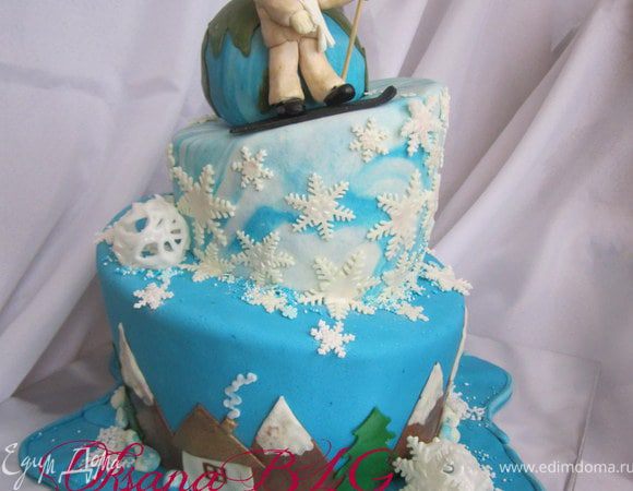 И добавить фигурку сноубордиста. У меня она была приготовлена заранее. К сожалению МК по ней не смогла сделать...так как очень он мне тяжело дался)))