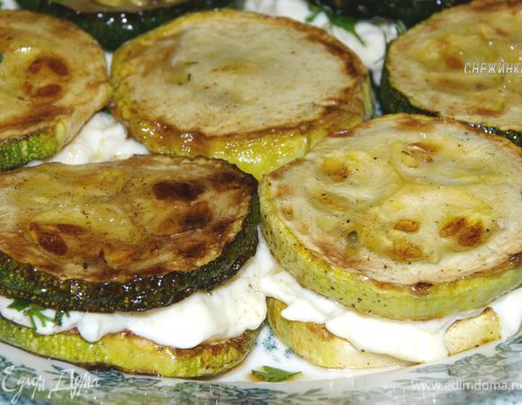 Так поступаем со всеми цуккини. Получается быстро, просто и очень вкусно! Приятного аппетита!