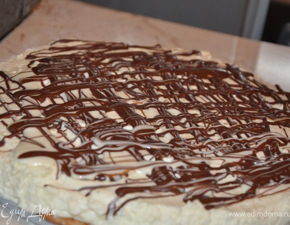 Можно украсить шоколадной глазурью. Торт готов. Приятного аппетита, друзья!!! 