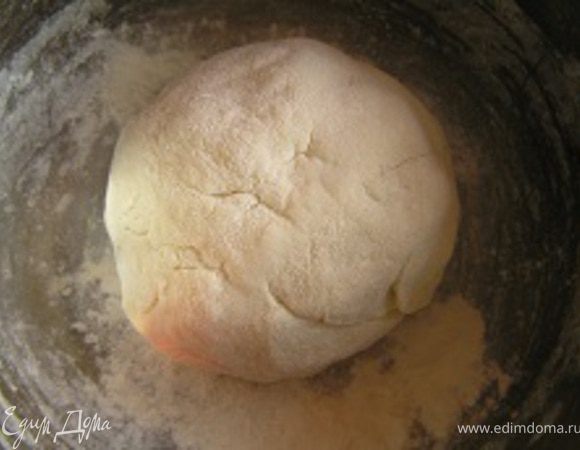 и замесить не крутое тесто.