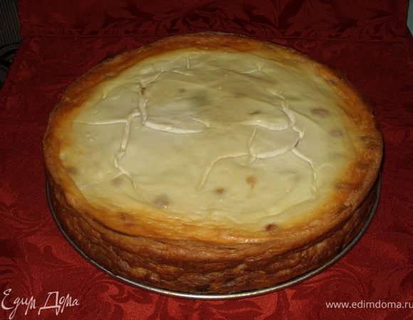 Выложить в форму смазанную сливочным маслом. Сверху можно смазать немного сметаной.
Выпекать 35-40 мин на среднем огне.
Я пеку при 220градусах около часа (ну вот такая у меня духовка)