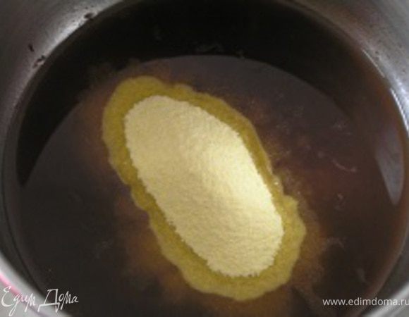 Всыпать кукурузную муку, перемешать,