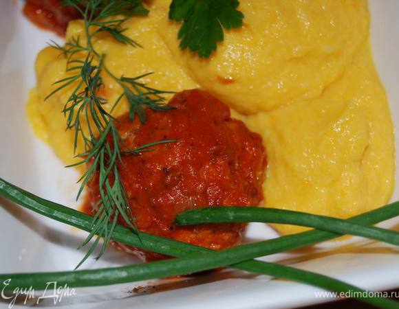 В дуэте с вкуснейшим ярким пюре.