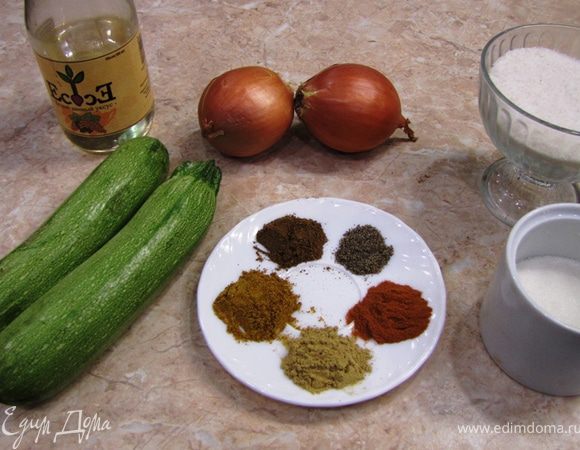 Эта приправа использовалась в блюде Почетный караул. Великолепно сочетается с простым отваренным мясом, рисом или просто с хлебом.