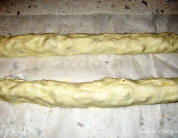 Свернуть их в колбаски и хорошо запечатать.