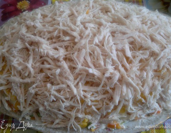 ,грудинку рвём на куски и кладём свёрху