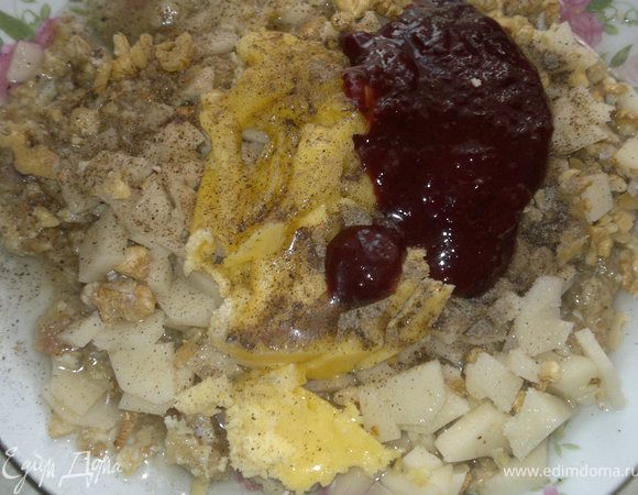 начинка, мясо пропускаем через мясорубку,готовим фарш солим,перчим,добавляем остальные ингредиенты,лук,орехи и картошку мелко порезать